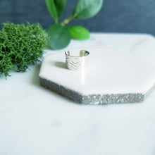 Load image into Gallery viewer, Sterling Silver Ear Cuff - 6mm Wide Floral Pattern