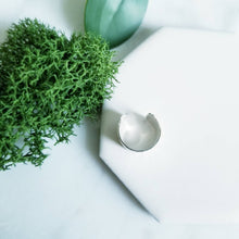 Load image into Gallery viewer, Sterling Silver Ear Cuff - 6mm Wide Floral Pattern