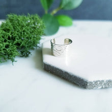 Load image into Gallery viewer, Sterling Silver Ear Cuff - 6mm Wide Floral Pattern