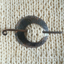 Load image into Gallery viewer, Floral Copper Shawl Brooch Circle Pin
