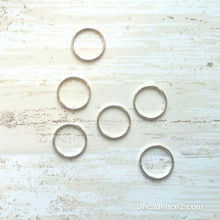 Load image into Gallery viewer, Smooth or Twisted Sterling Silver Circle Stitch Markers- Large Fits 10mm or smaller
