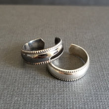 Load image into Gallery viewer, Wide Smooth Half Round with edge banding Sterling Silver Toe Ring
