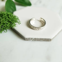 Load image into Gallery viewer, Fern Floral Sterling Silver Toe ring
