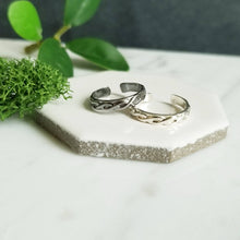 Load image into Gallery viewer, Twisted Sterling SIlver Toe Ring
