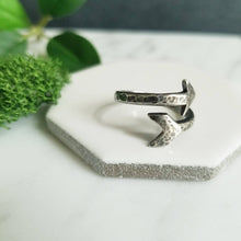 Load image into Gallery viewer, Adjustable Hammered Sterling Silver Arrow Ring
