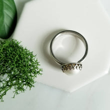 Load image into Gallery viewer, White Pearl &amp; Sterling Silver Crown Bezel Set Ring size 6.5 US
