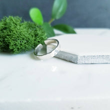 Load image into Gallery viewer, 3mm Sterling Silver Toe Ring- Hammered Texture
