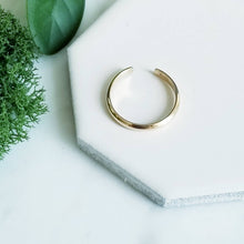 Load image into Gallery viewer, Solid 14K Yellow Gold  Half Round Toe Ring
