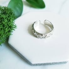 Load image into Gallery viewer, Wide Floral Rose Sterling Silver Toe Ring
