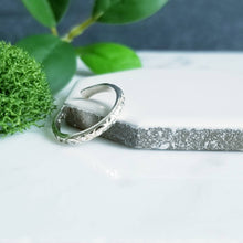 Load image into Gallery viewer, Skinny Floral Sterling Silver Toe Ring
