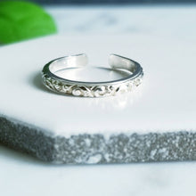 Load image into Gallery viewer, Skinny Floral Sterling Silver Toe Ring
